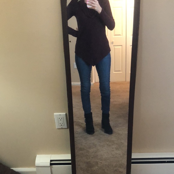 Burgundy light weight ribbed cowl neck sweater. - Picture 4 of 12